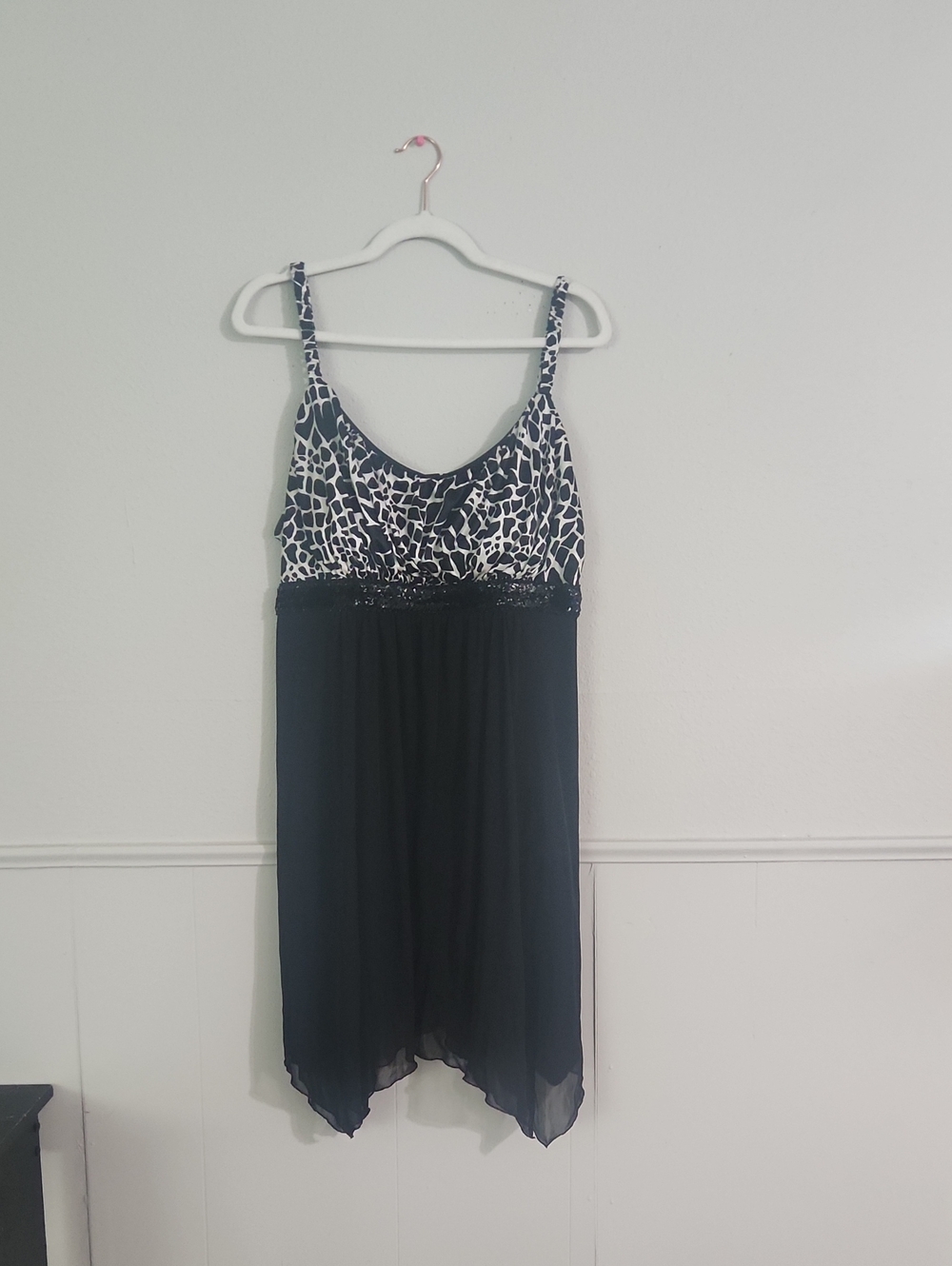 Sweet Storm Black and White Printed Empire Chemise